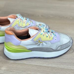 Call It Spring “White Flower” Sneakers Women’s Size 8.5